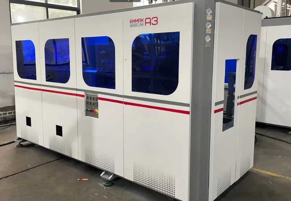 Автомат выдува ПЭТ бутылок ENMAX A3, 3000 бутылок в час