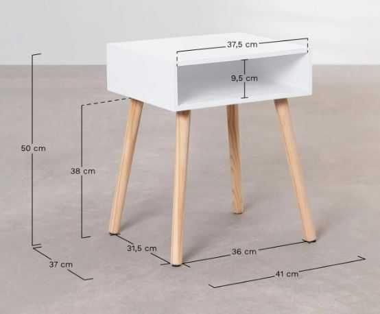 Mesa de cabeceira rosa