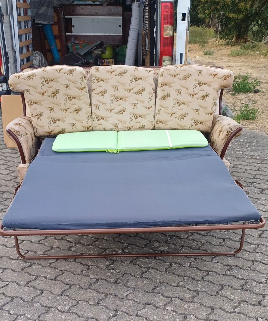 Vendo  sofá cama 3 lugares Bom estado de conservação