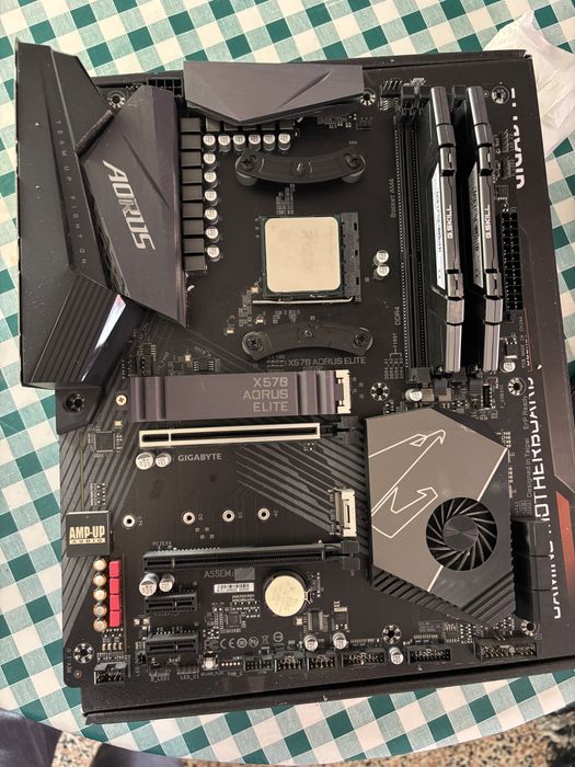 Bundle x570 AorusElite ; fonte 650w; 5600x ryz ; gskill 8x2gb ram