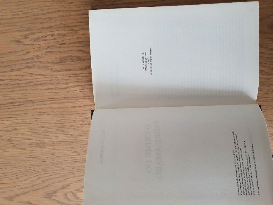 Livro "O Crime do Padre Amaro"