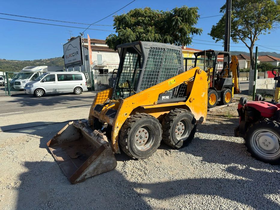 Bobcat S 130 - Mini Pá Carregadora