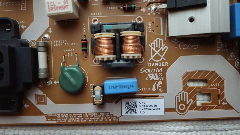 Vendo fonte de alimentação Samsung UE55RU7406U