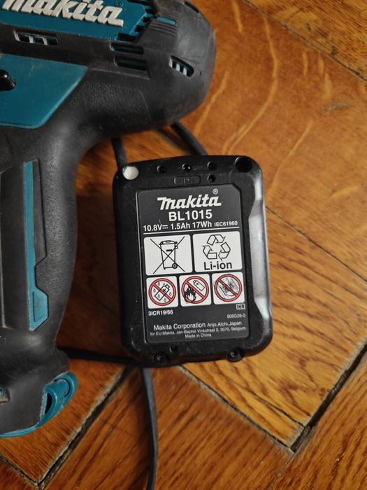 Шуруповерт Makita df333d