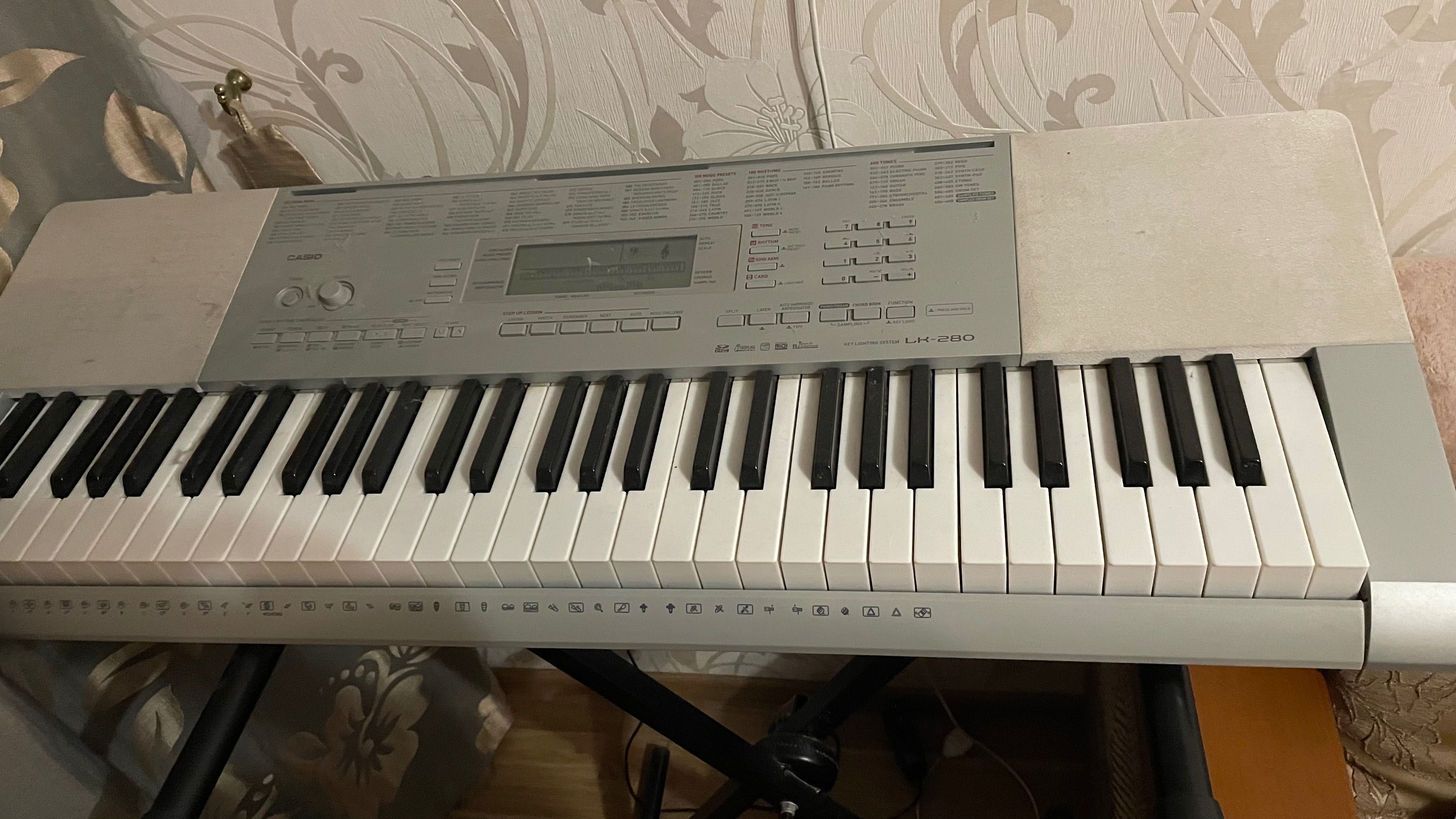 Синтезатор Casio LK- 280
