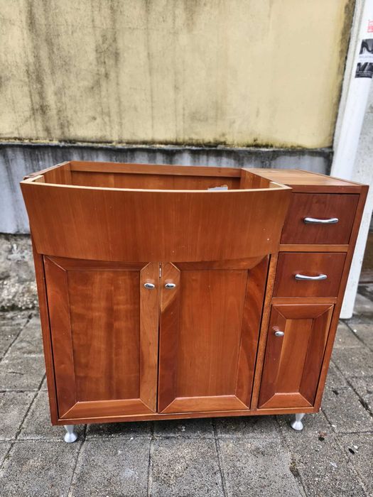 Armário para lavatório