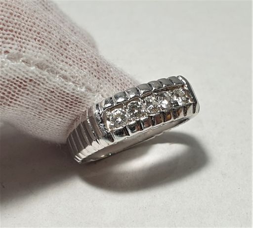 Золотое кольцо 14к 585 с бриллиантами 0,4кт