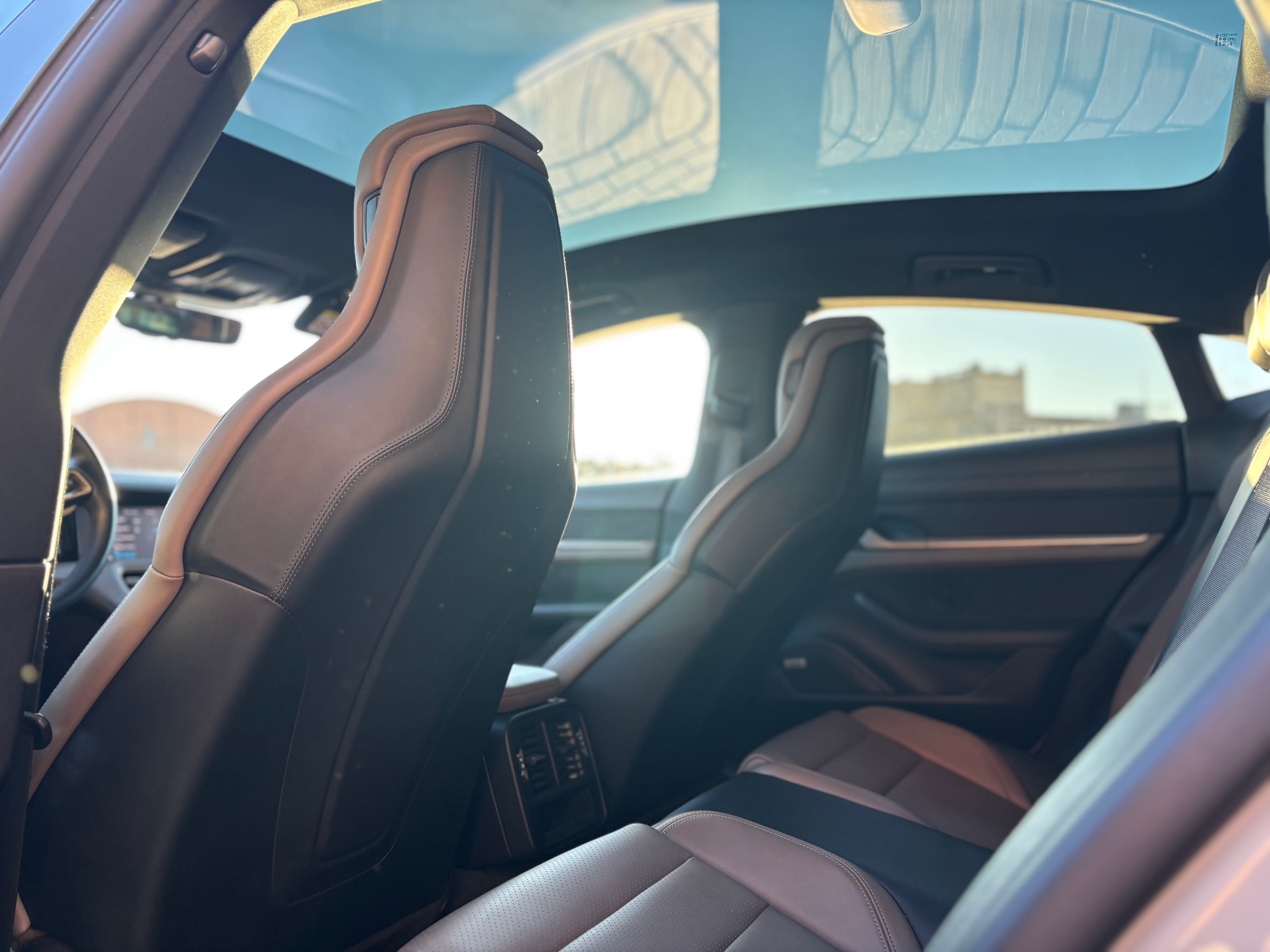 Porsche Taycan Folia Performance plus idealny stan