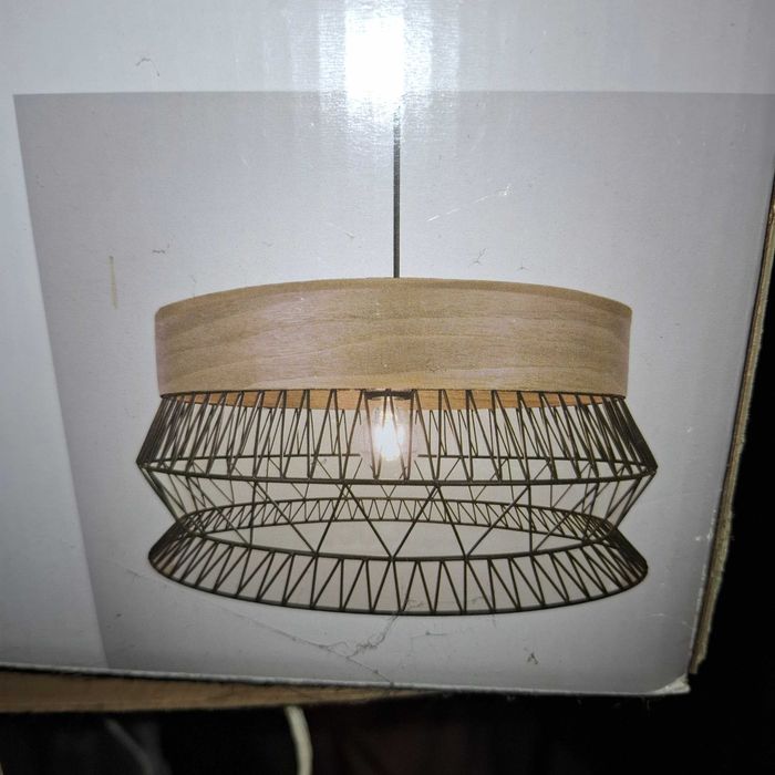 Lampa wisząca Kanel czarna z drewnem ispire