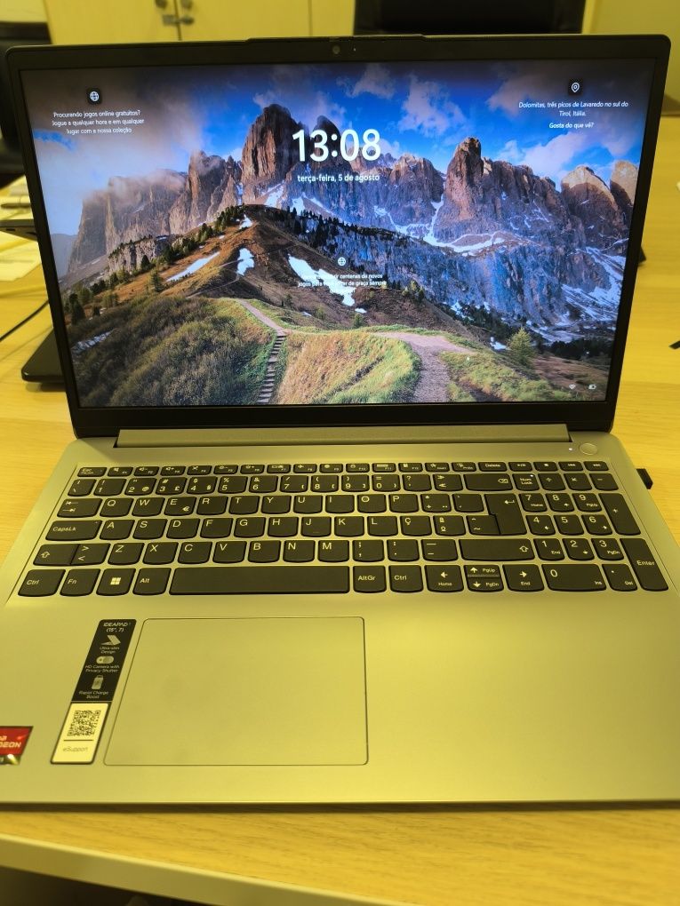 Portátil Lenovo IdePad 1