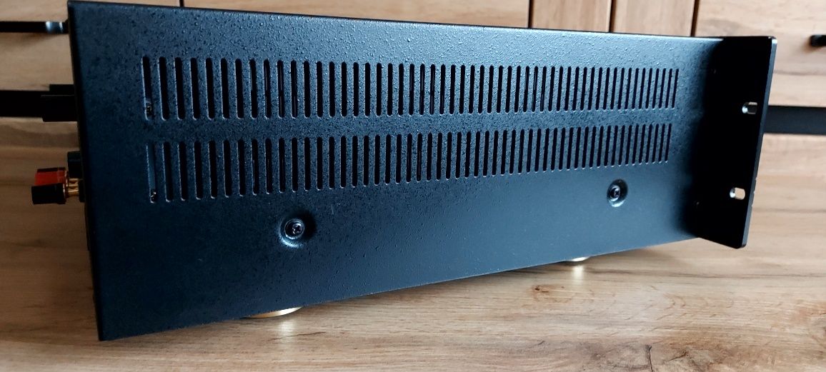 Wzmacniacz koncówka PARASOUND HCA-1200 II