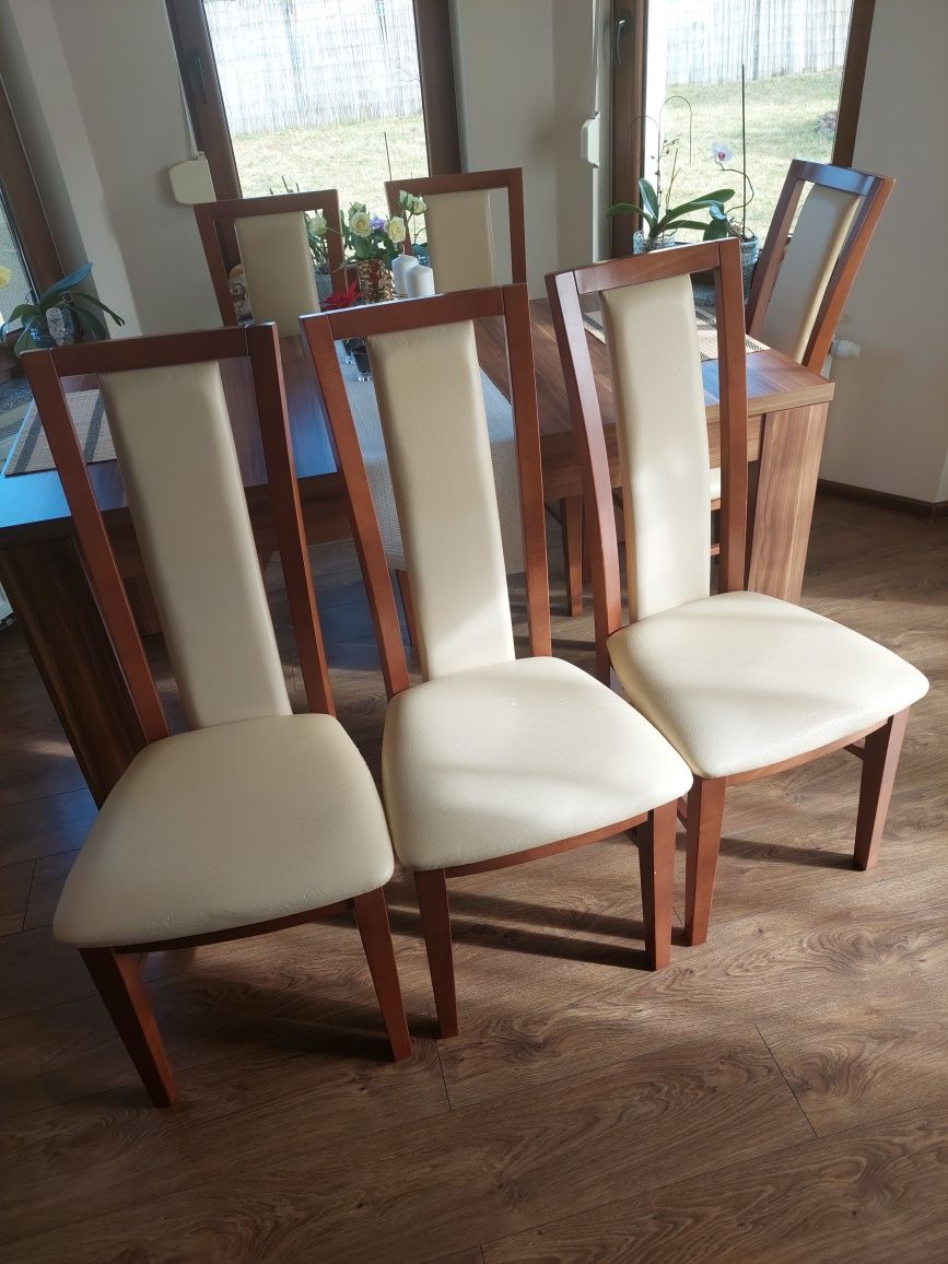 Komplet 6 krzeseł drewnianych