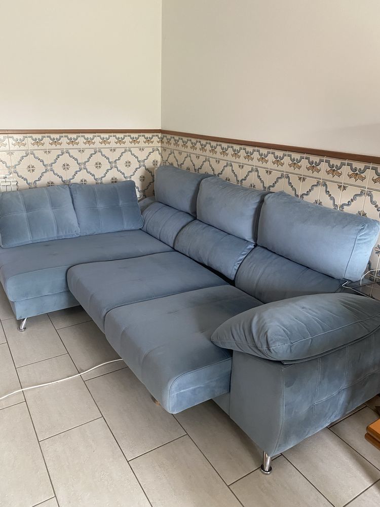 Vendo sofa cheslonge , practicanente niva, super comfortavel