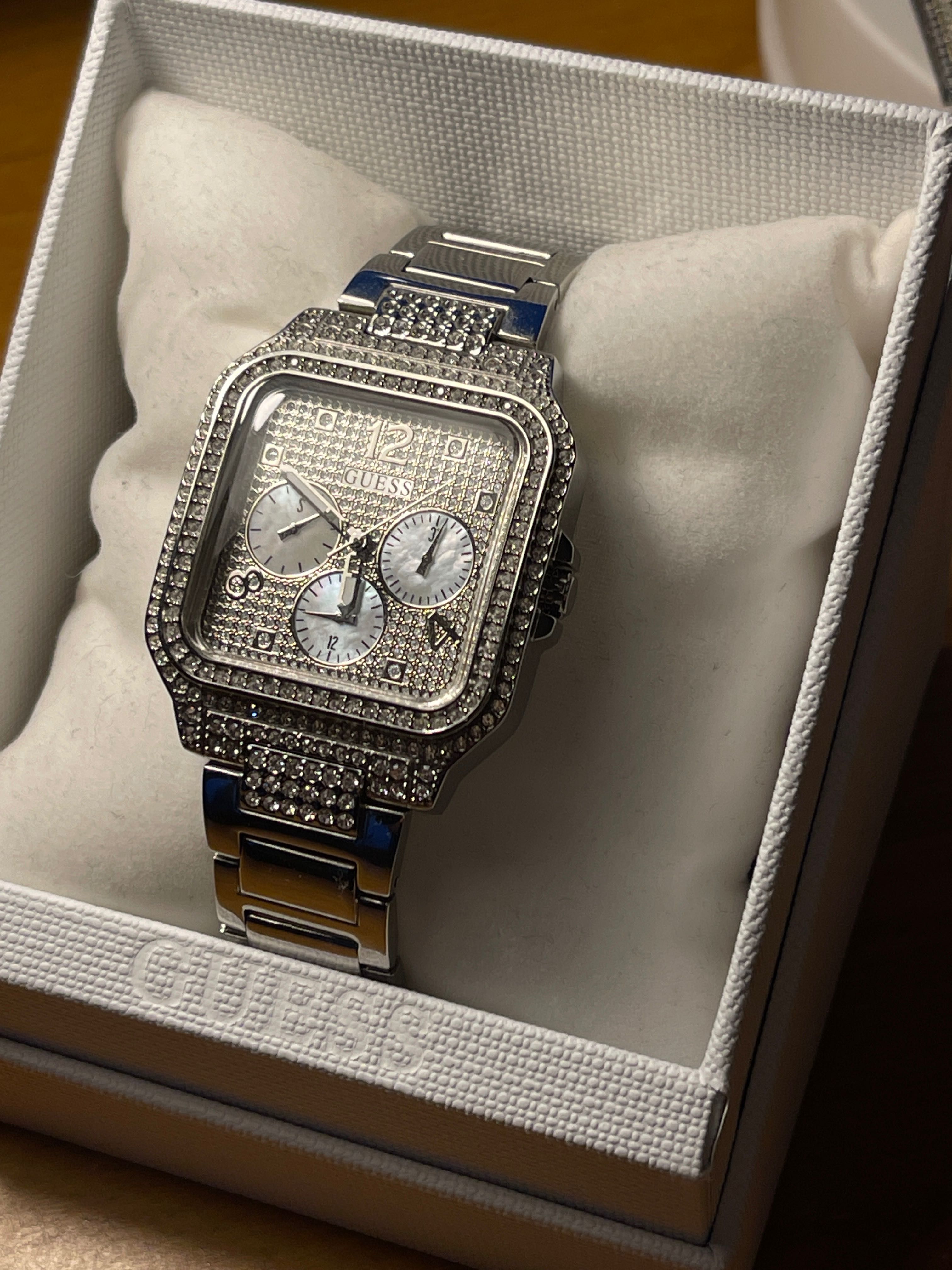 Nowy Zegarek Guess