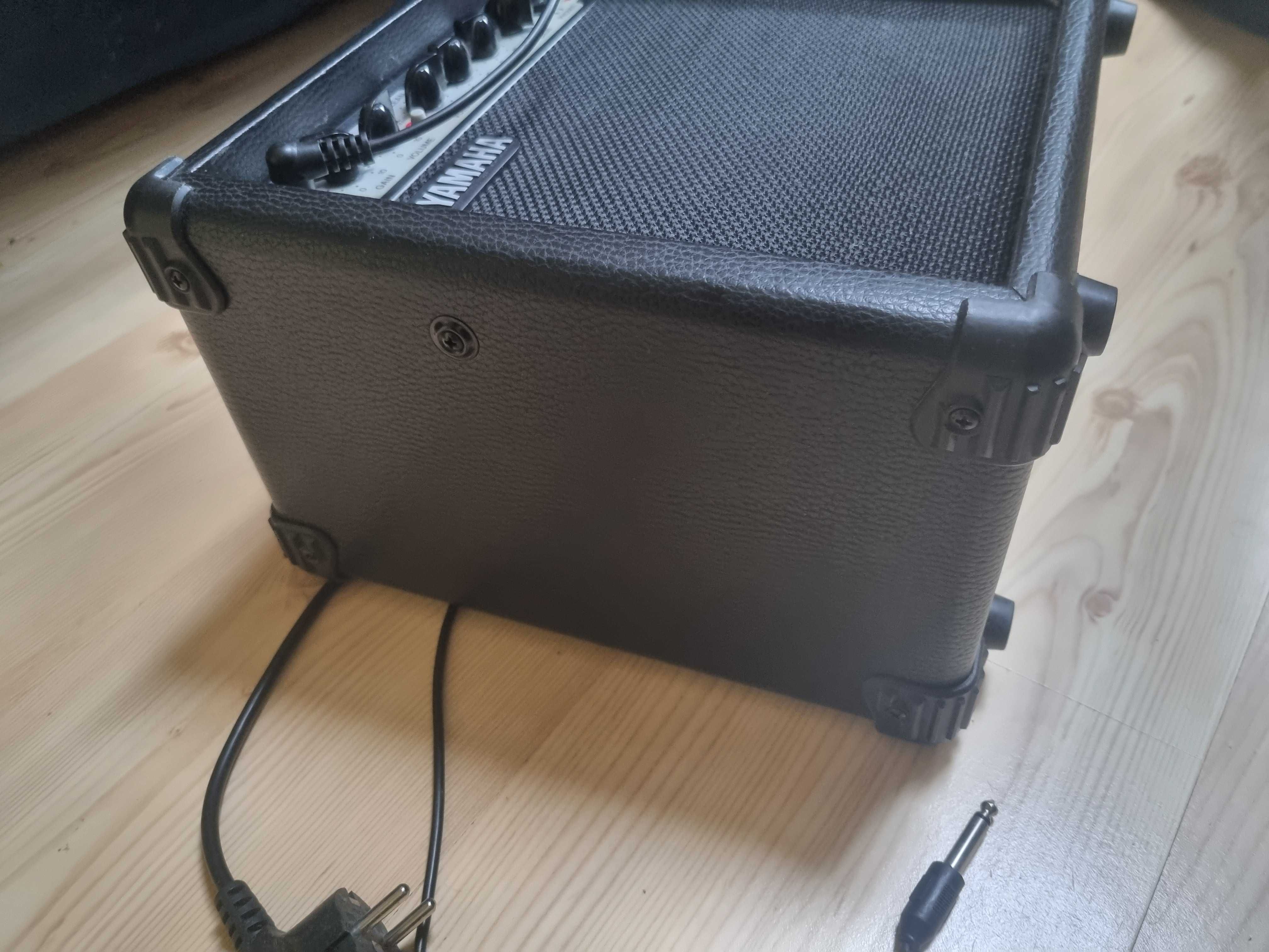 Wzmaczniacz gitarowy YAMAHA GA-15
