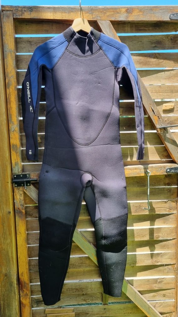 Vendo wetsuit usados e reparados prontos para usar.