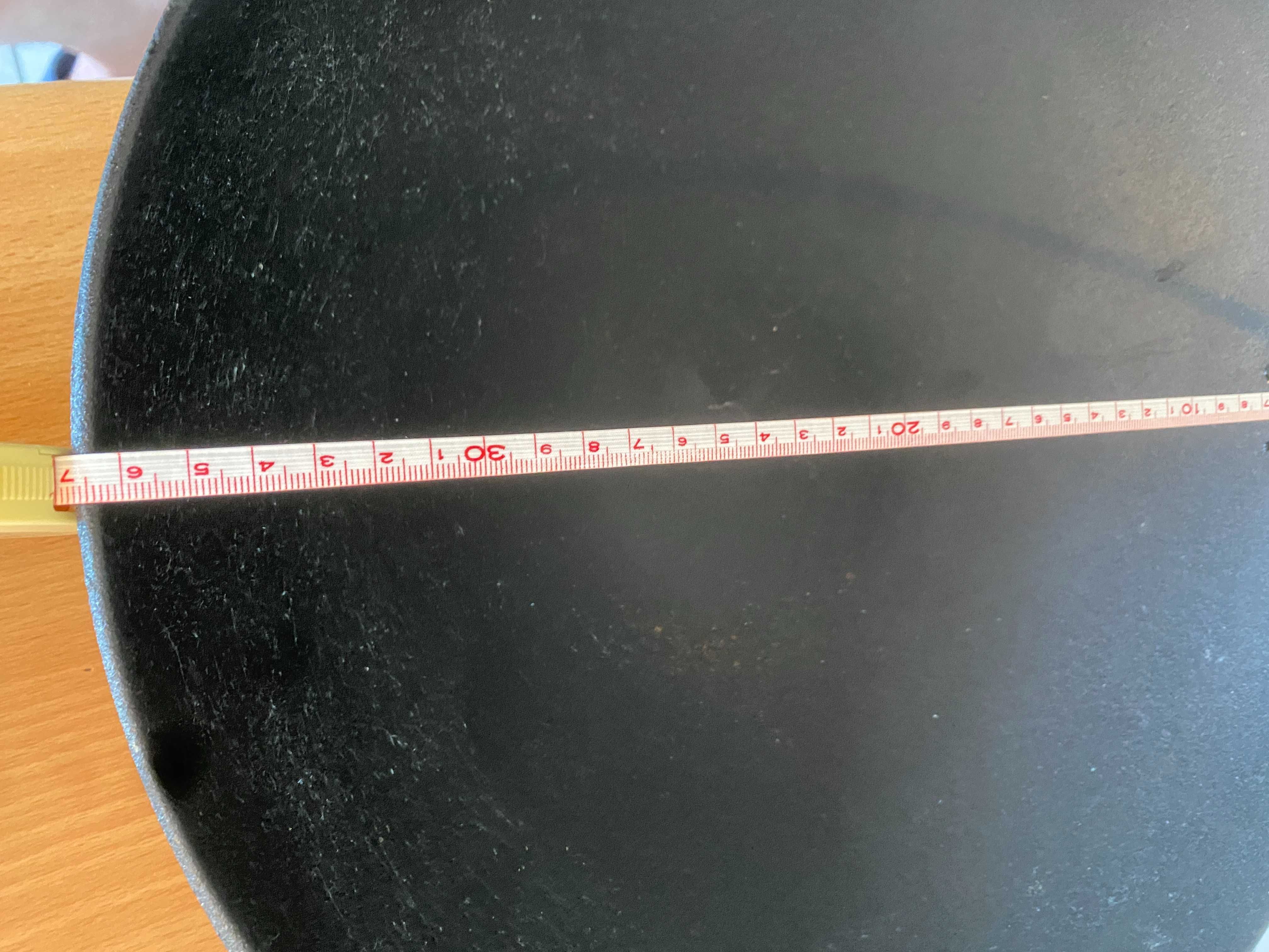 Wok żeliwny 37cm