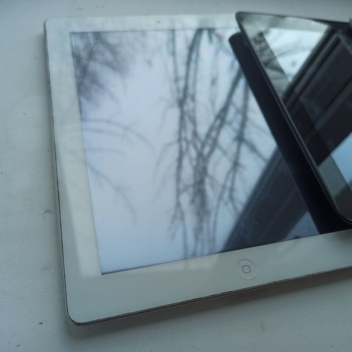 3 планшета Ipad, Prestigio, Archos