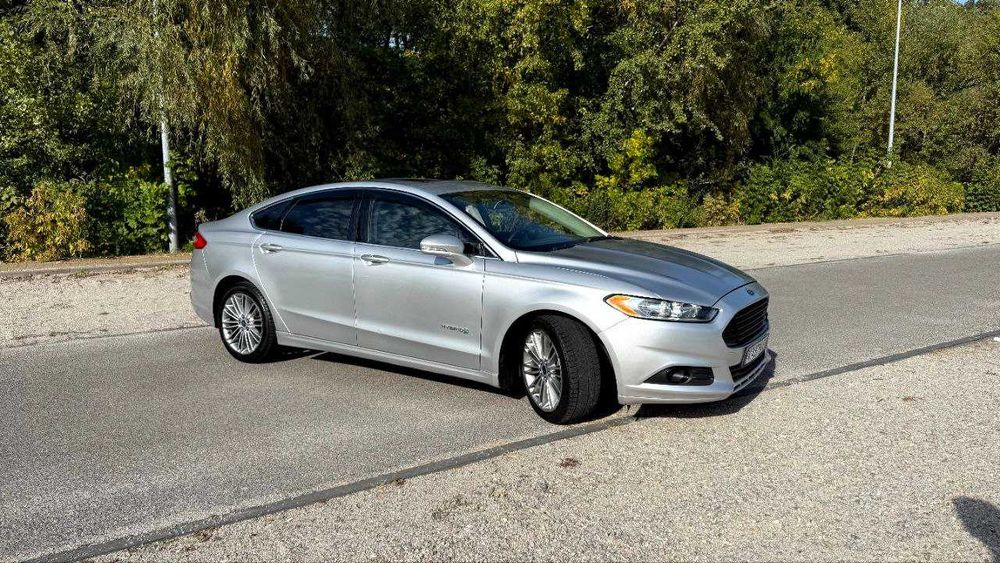 Ford Fusion Hybrid SE 2014 — економний і комфортний гібрид