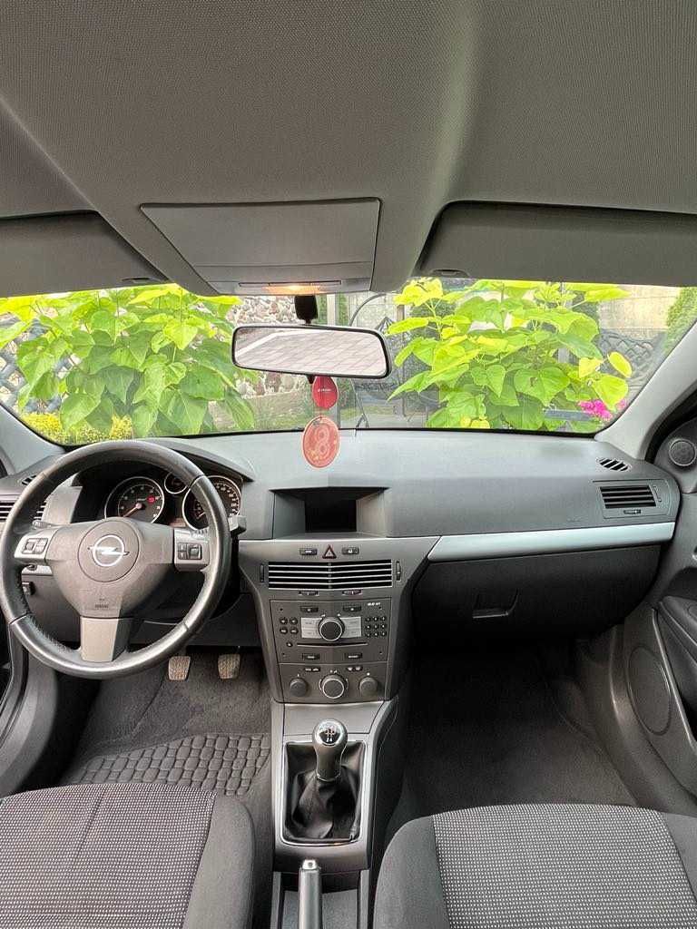 Opel Astra H GTC 1.8 140KM