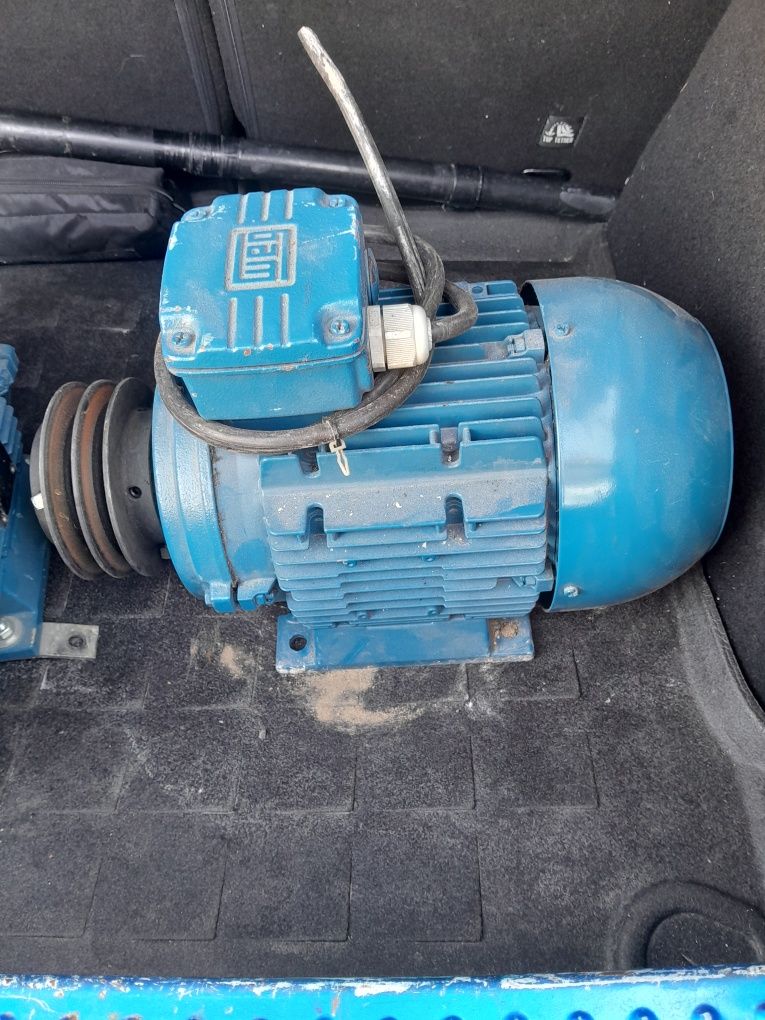 Motor elétrico weg