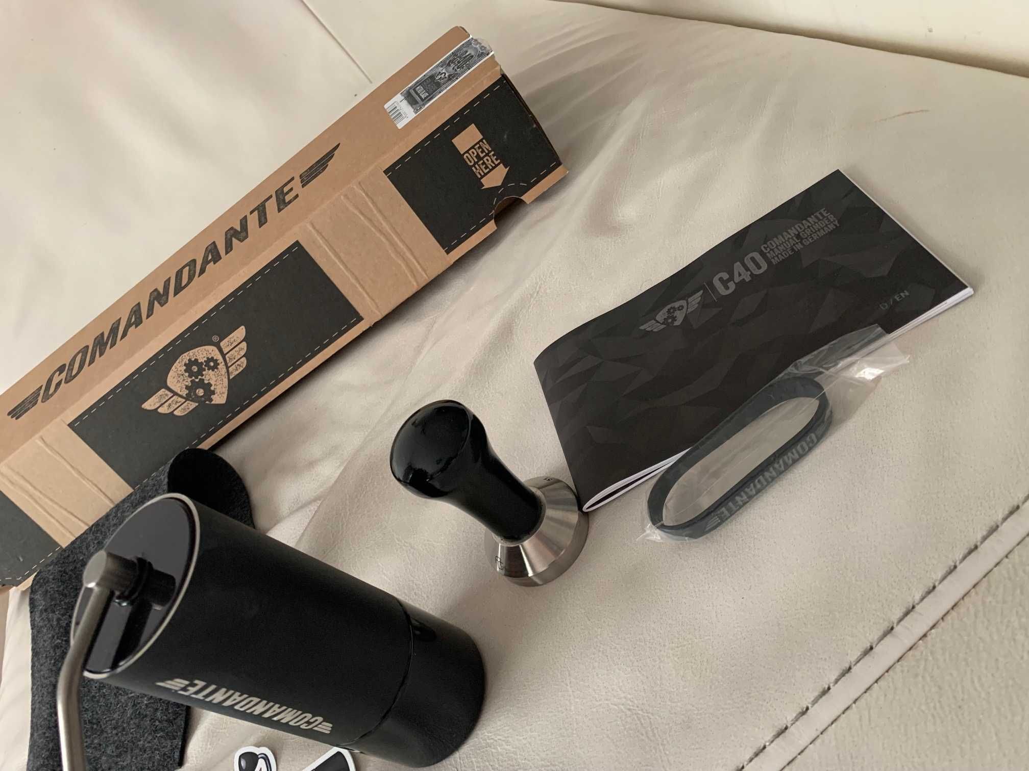 Młynek do kawy Comandante C40 MK4 Nitro Blade - Black + tamper