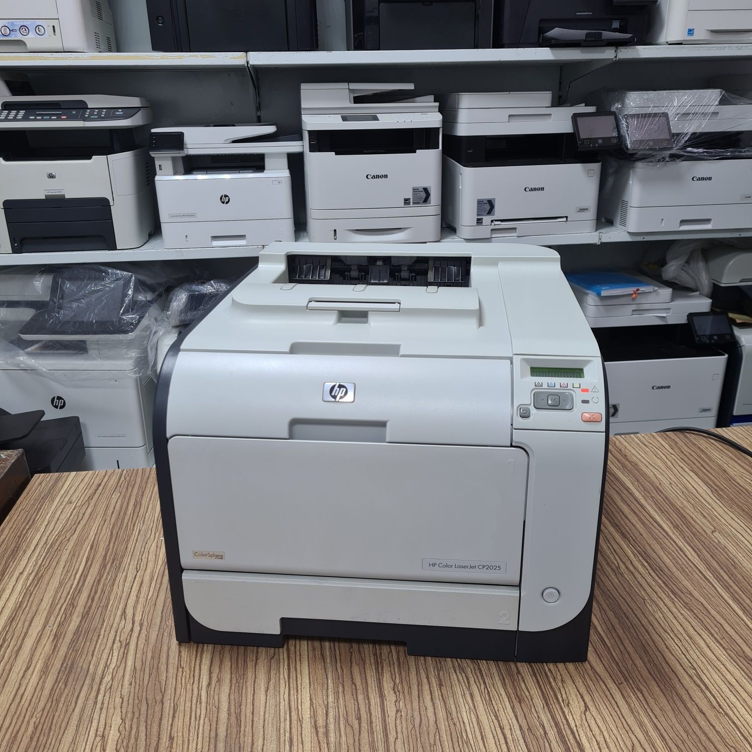 Цветной лазерный принтер HP Color CP2025 dn. ГАРАНТИЯ.