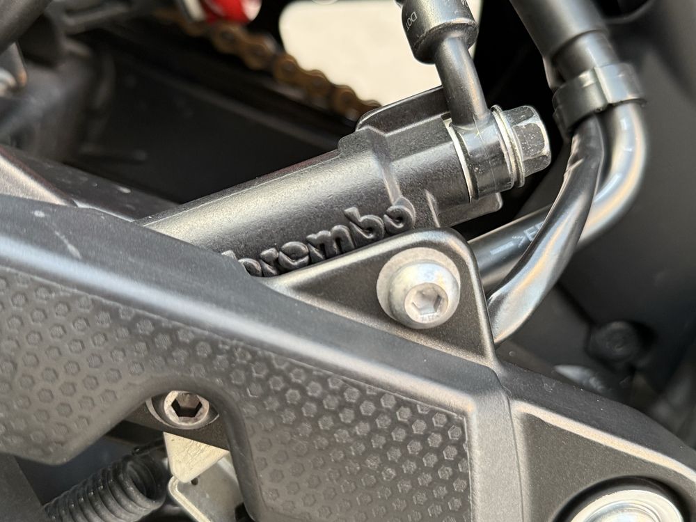 Yamaha FZ6R Black