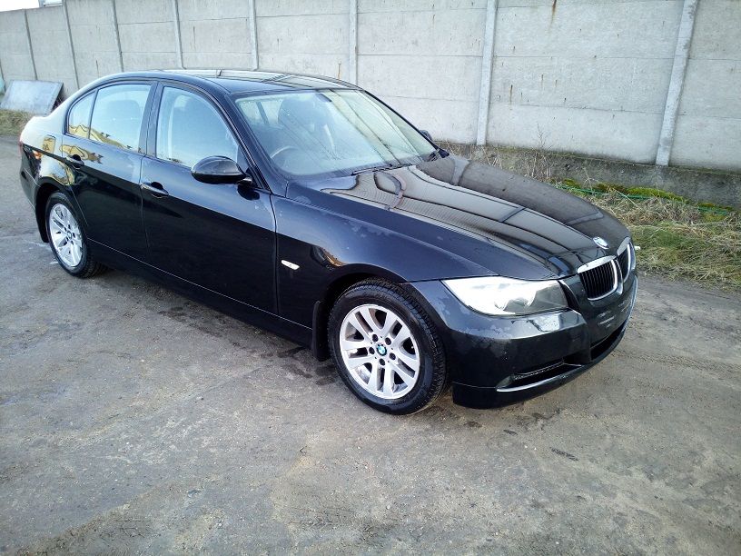 BMW E90 E91 320D wahacz przedni lewy dolny