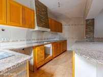 Terreno com Habitação