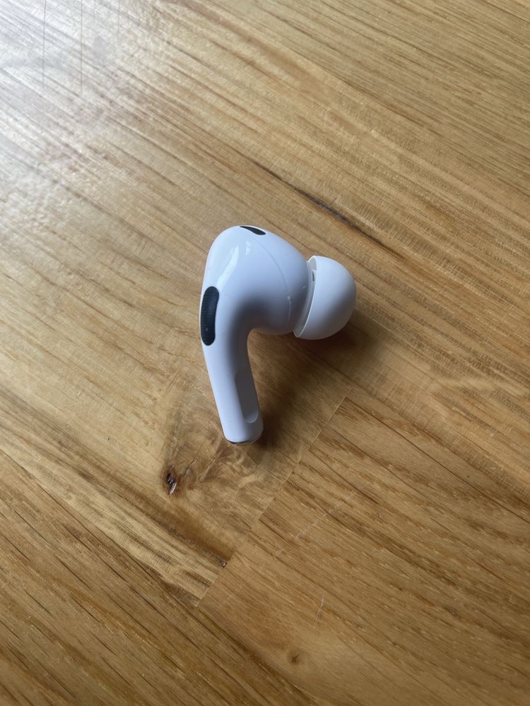 Prawy AirPods pro 2. Genercja A3047. Oryginalny.