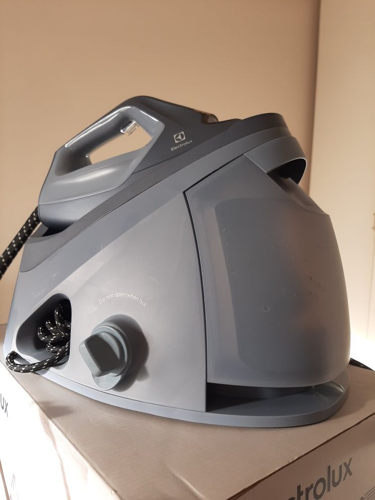 Do negocjacji | Stacja parująca Electrolux Renew 800