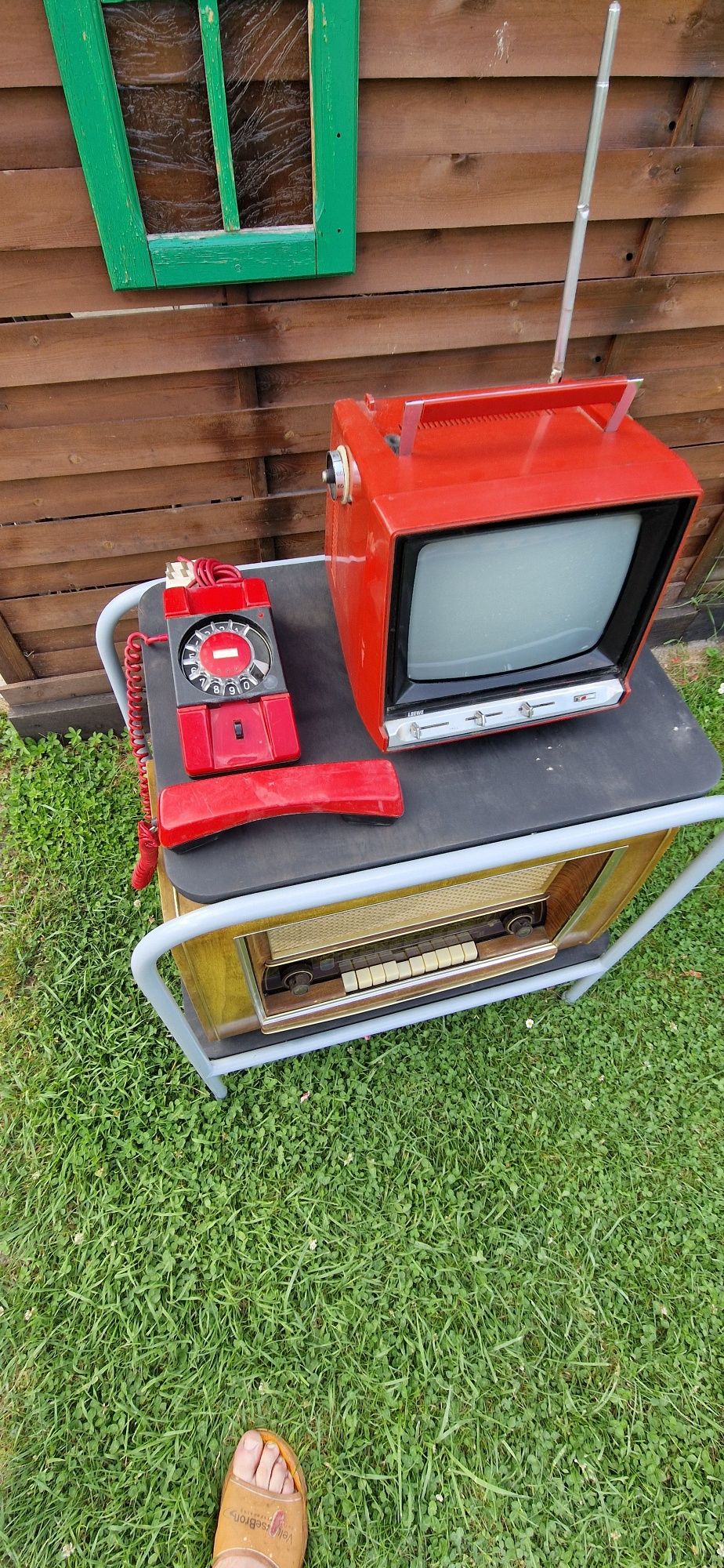 Stare radio plus stolik PRL.