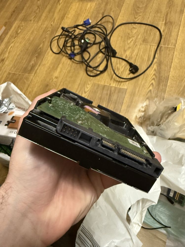Жосткий диск SATA 1TB