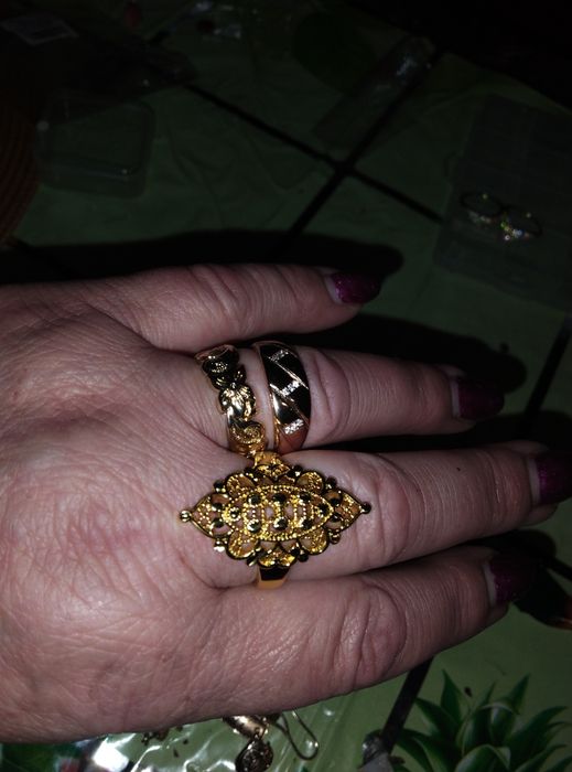 Кольца,сережки  нові.