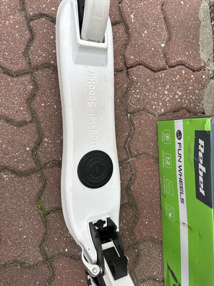 Hulajnoga elektryczna Rebel 12km 100W