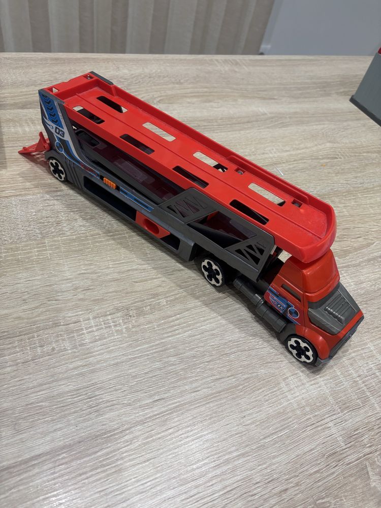 Hotwheels camião lança carros