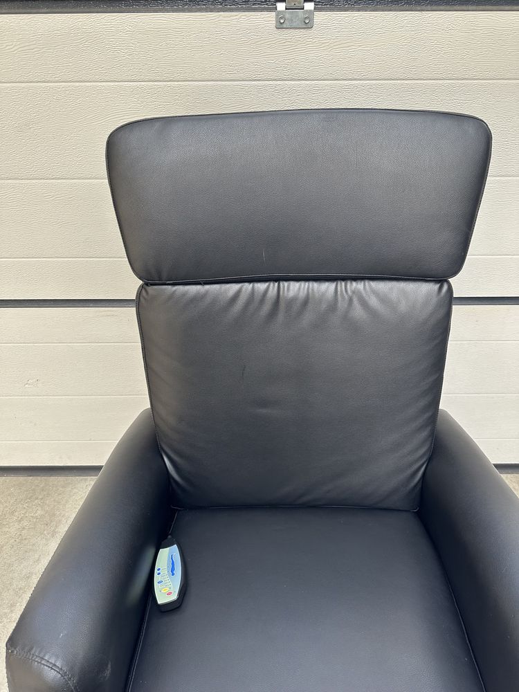 Fotel z masażem VADUM czarny