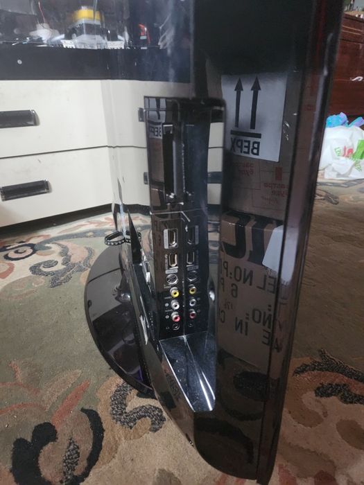 Продам Samsung 37" со смарт Тв