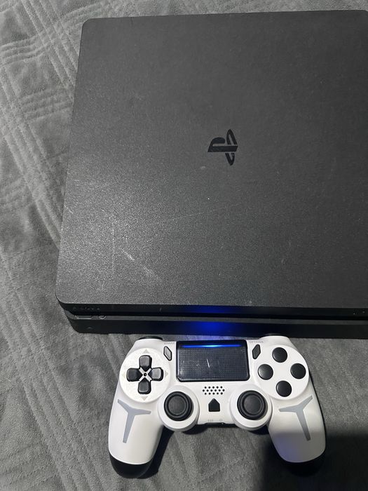 Playstation 4 Desbloqueada + Comando Novo