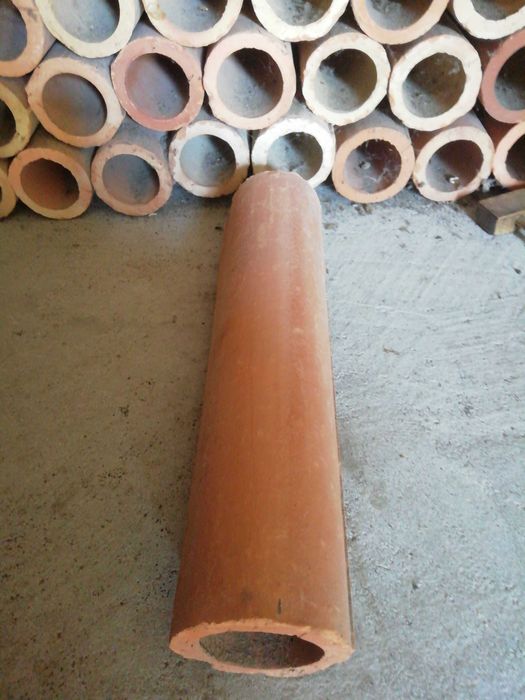 Rurki ceramiczne do drenazu , wentylacji , ozdoby lub akwarium.