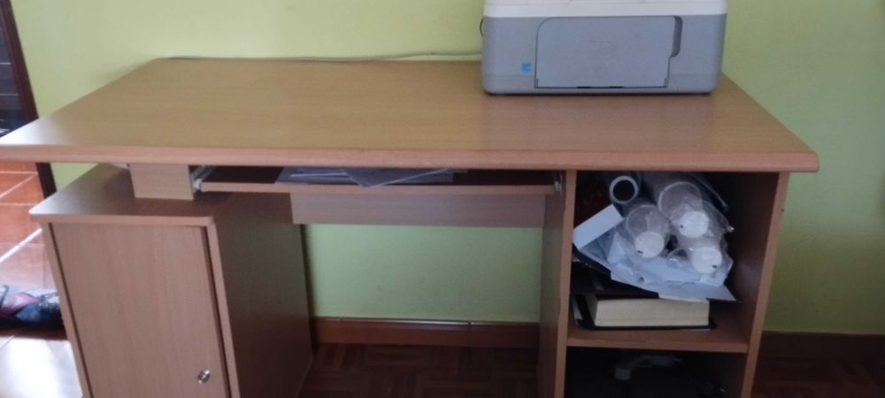 Secretaria como nova