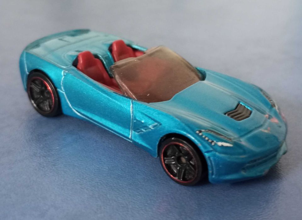 Машинки Hot Wheels Mattel металлические Corvette 3 штуки комплектом
