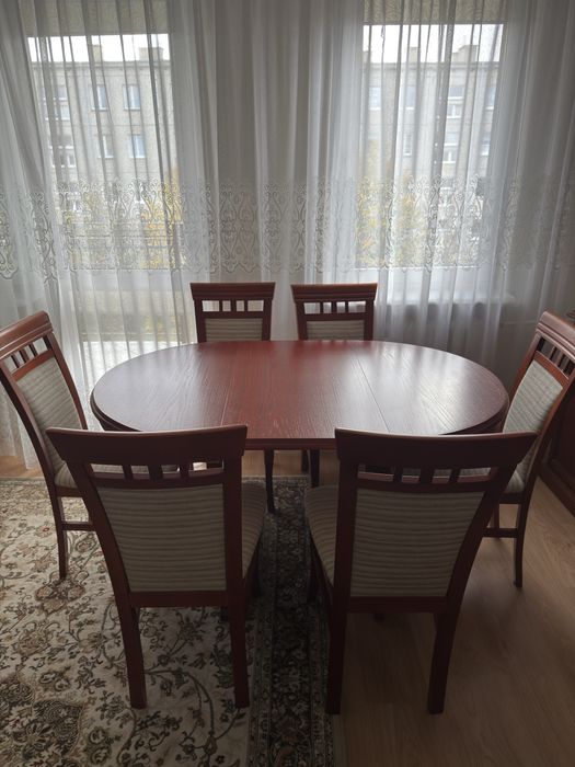 Krzesla razem ze stolem