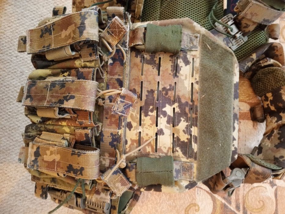 Плитоноска ,Італія