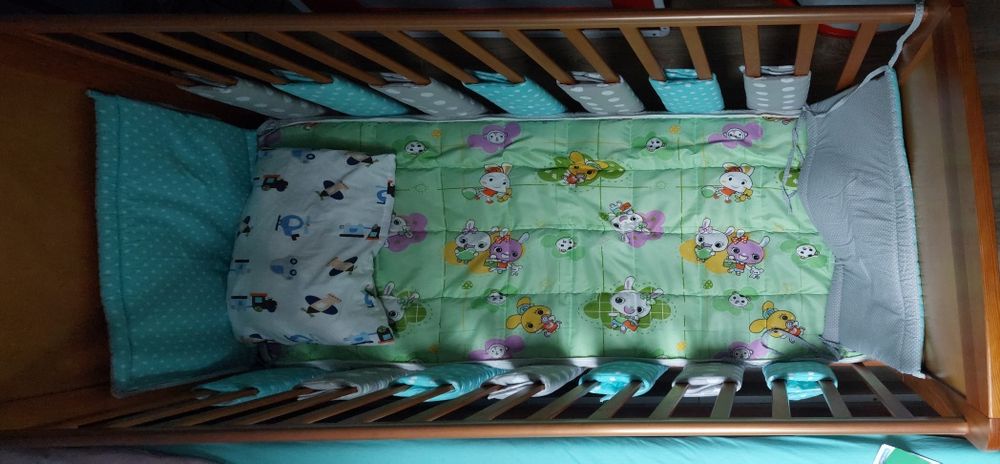 Łóżeczko, łóżko Obaby 140x70 materac, koldry, osłony,  cena za całość