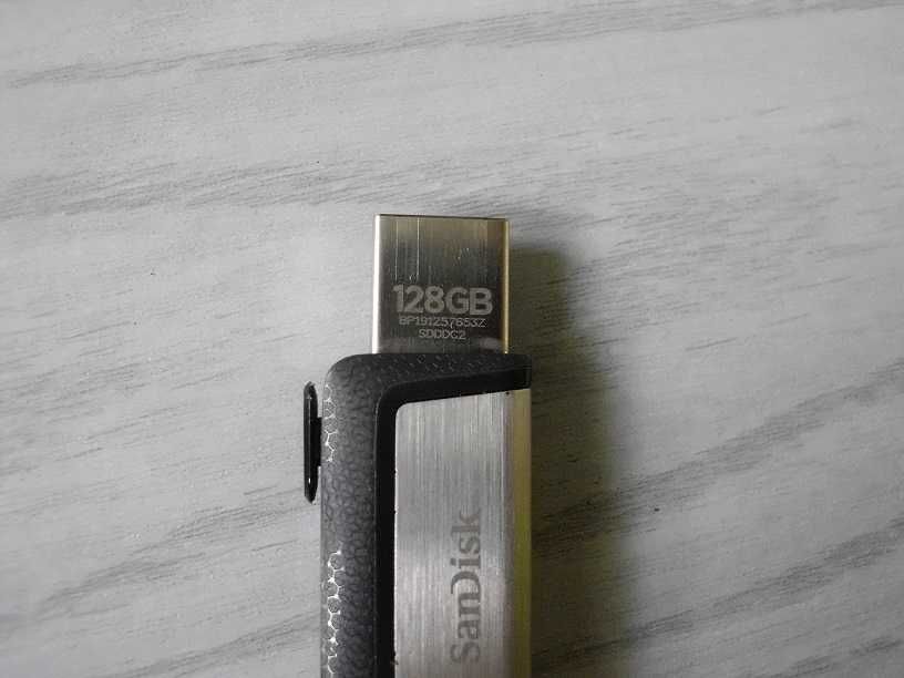 Dysk twardy - Seagate 250 GB + Pendrive SanDisk 128 GB USB-C + USB 3.0