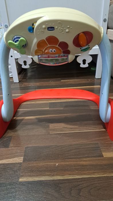 Ігровий центр Chicco