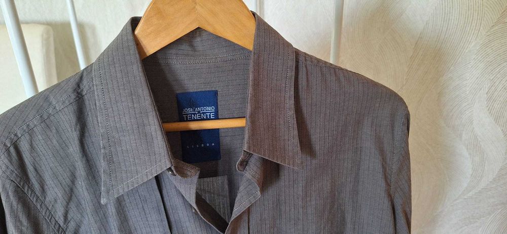 Camisa Cinza. Estilista: José António Tenente