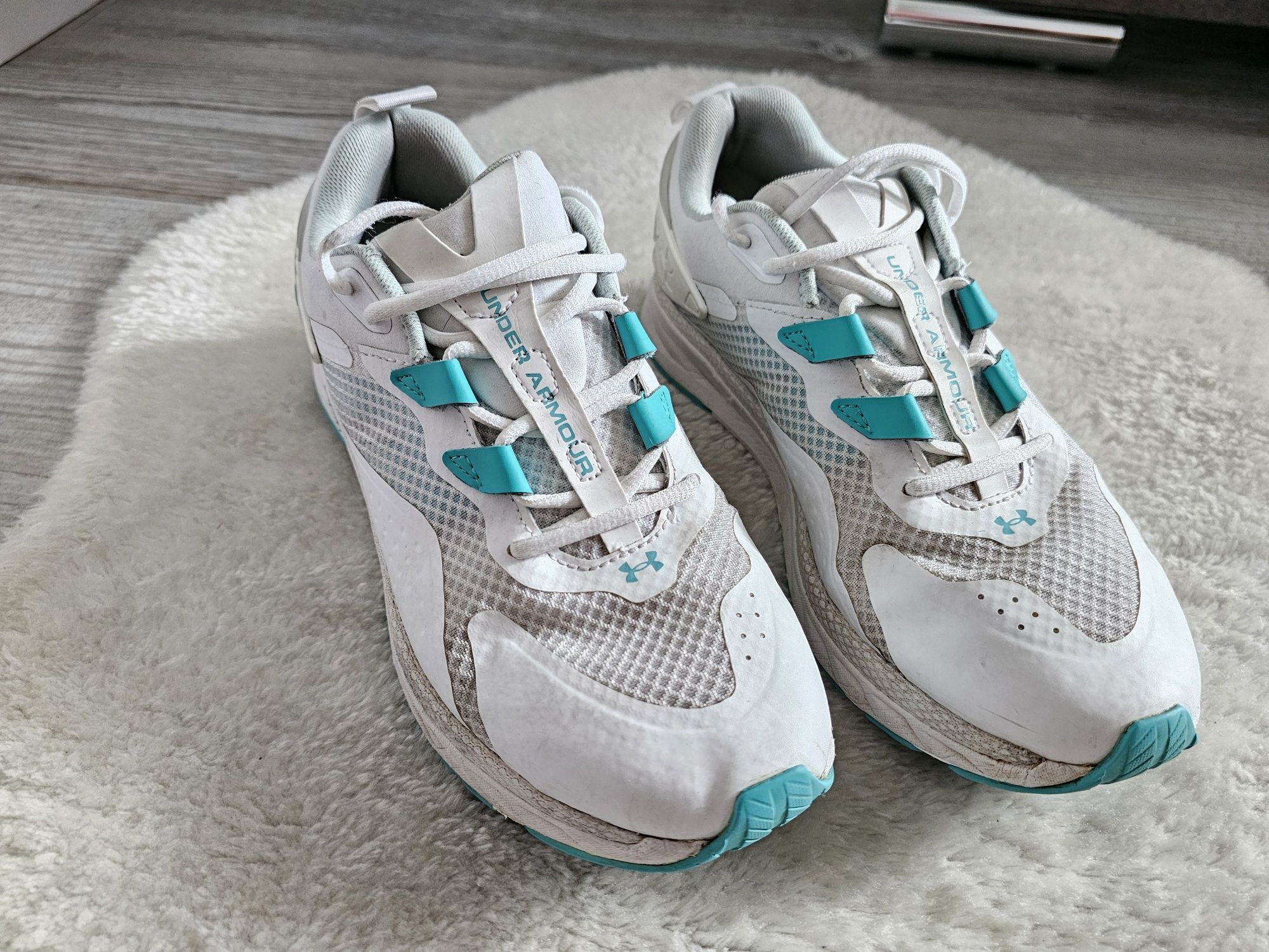 Buty Under armour hovr flux Rozmiar 39 do biegania UA